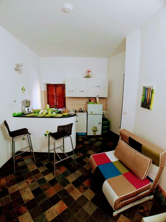 Planet Rooms Бронте Екстериор снимка